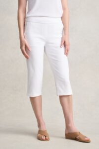 Pull-On Capri Short - Warm White